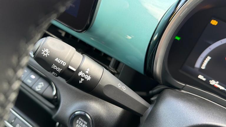 2025 Fiat 600 1.2 MHEV SUV 5dr Petrol Hybrid e-DCT Euro 6 (s/s) (100 ps) SUV Hybrid Automatic