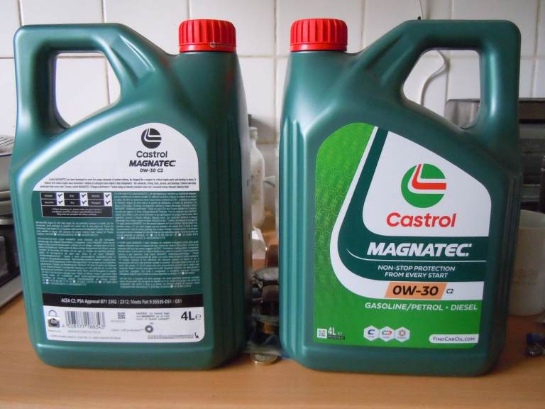 2X 4L Castrol Magnatec C2 0W-30 engine oil ( 8L)
