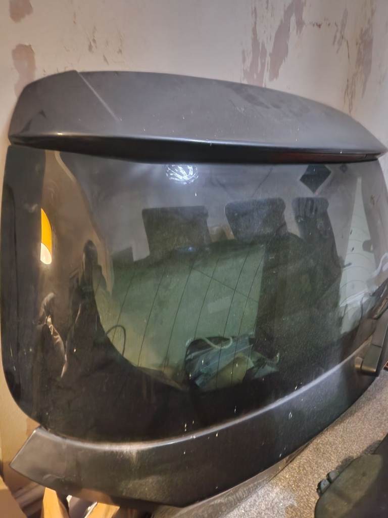 Bmw 2014 bootlid 1 series