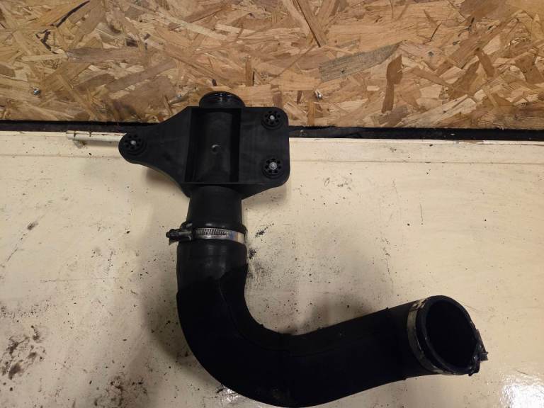 Audi A7 3.0 TDI Turbo Intercooler Hose Pipe And Sensor 4g0145673AH