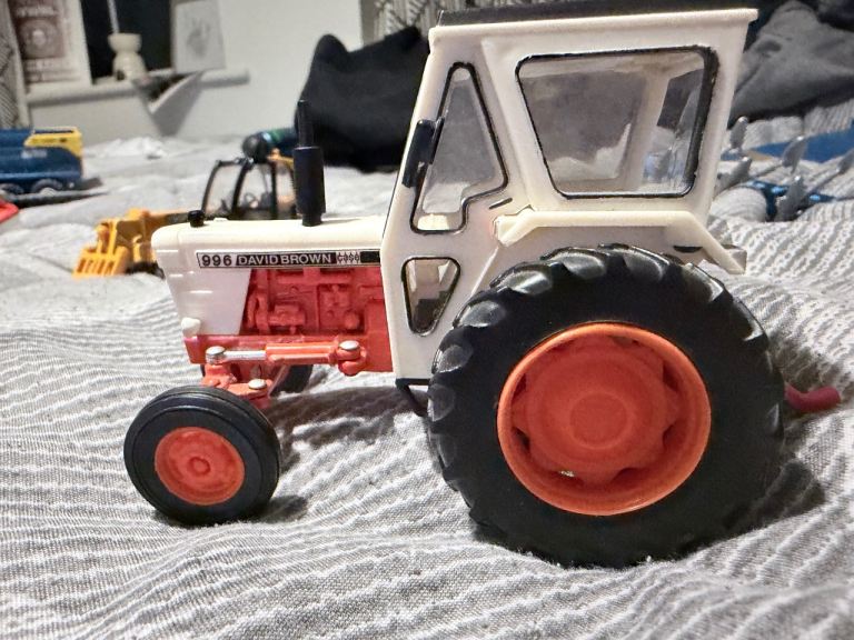1:32 scale David Brown 996 tractor 