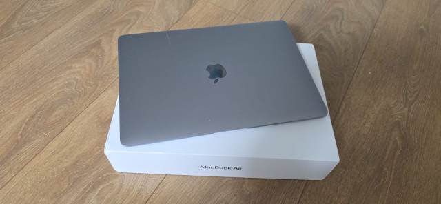 Macbook Air 13 inch Space Grey mid 2019 - 2020 laptop i5 Quad Core