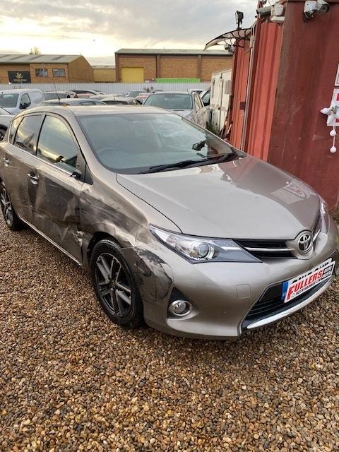 2015 Toyota Auris 1.6 V-Matic Icon+ 5dr DAMAGED REPAIRABLE SALVAGE HATCHBACK Petrol Manual