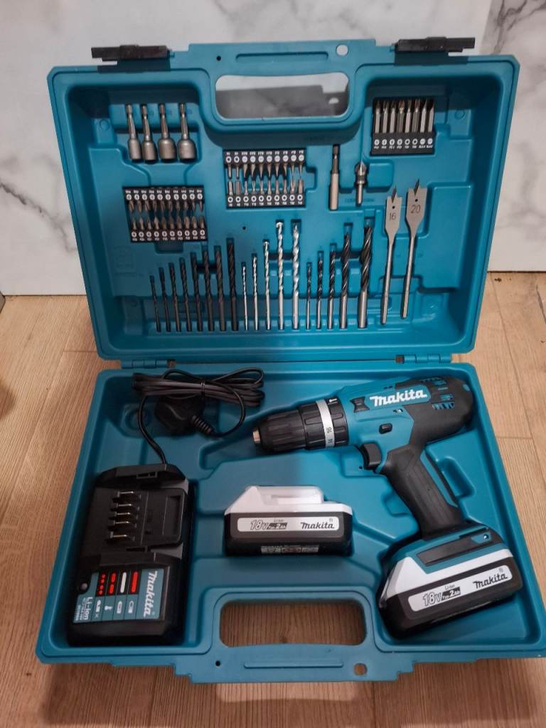 Makita Cordless Drill Kit with Charger 2 batteries and Accessories