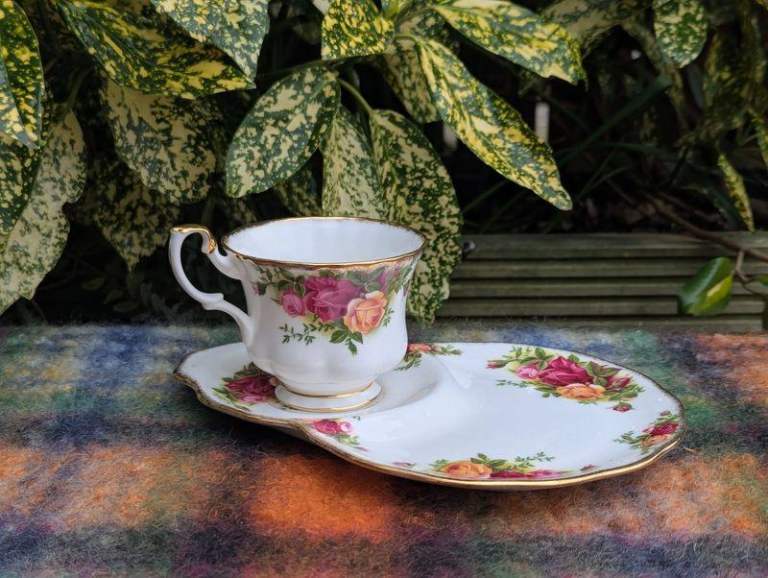 Royal Albert Country Roses, tea for one set