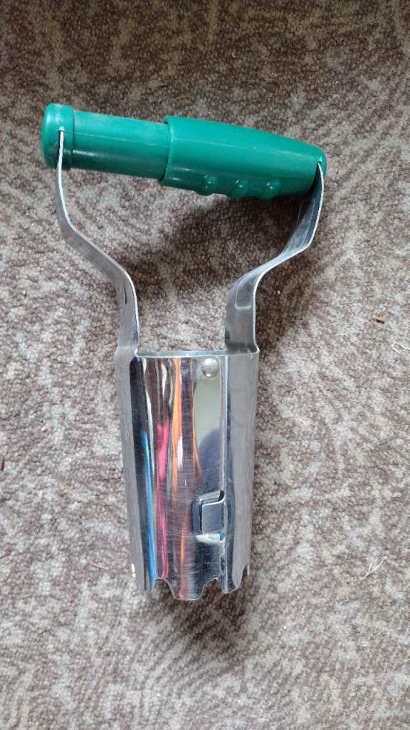 Bulb planter, garden