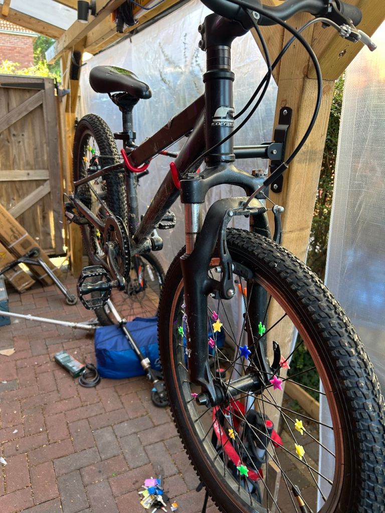 Black Mountain Bike with Star Spoke Beads – Good Condition