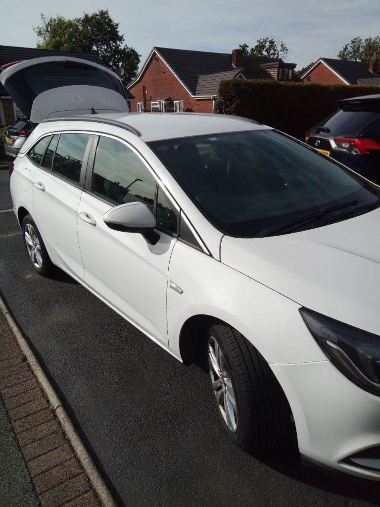 Vauxhall, ASTRA, Estate, 2017, Manual, 1598 (cc), 5 doors
