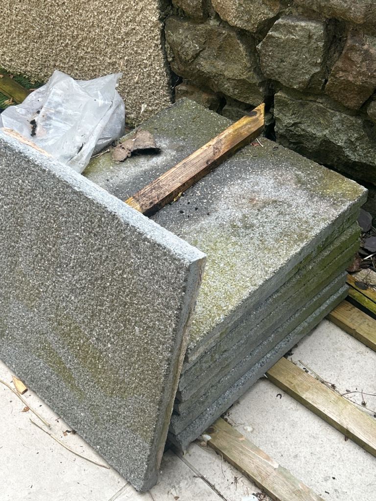 8 Garden slabs 400 x 400