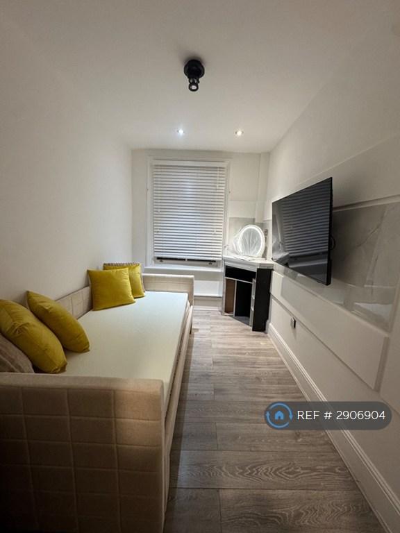 2 bedroom flat in Gaywood Street, London, SE1 (2 bed) (#2906904)