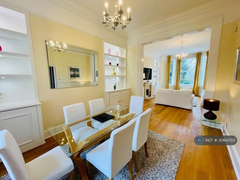 3 bedroom flat in Richmond Hill, Richmond, TW10 (3 bed) (#3064055)