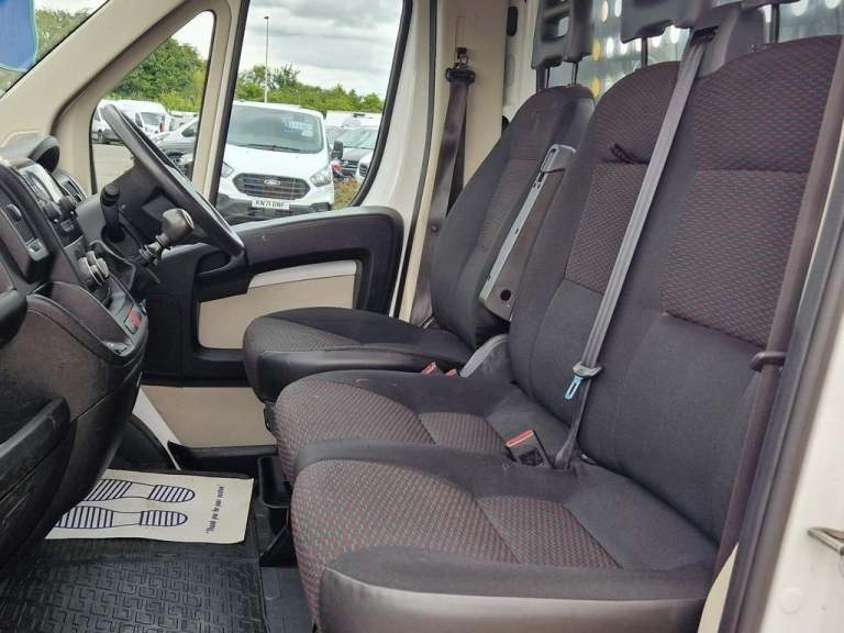 2019 Citroen Relay 2.2 BlueHDi Dropside 165ps CHASSIS CAB DIESEL Manual