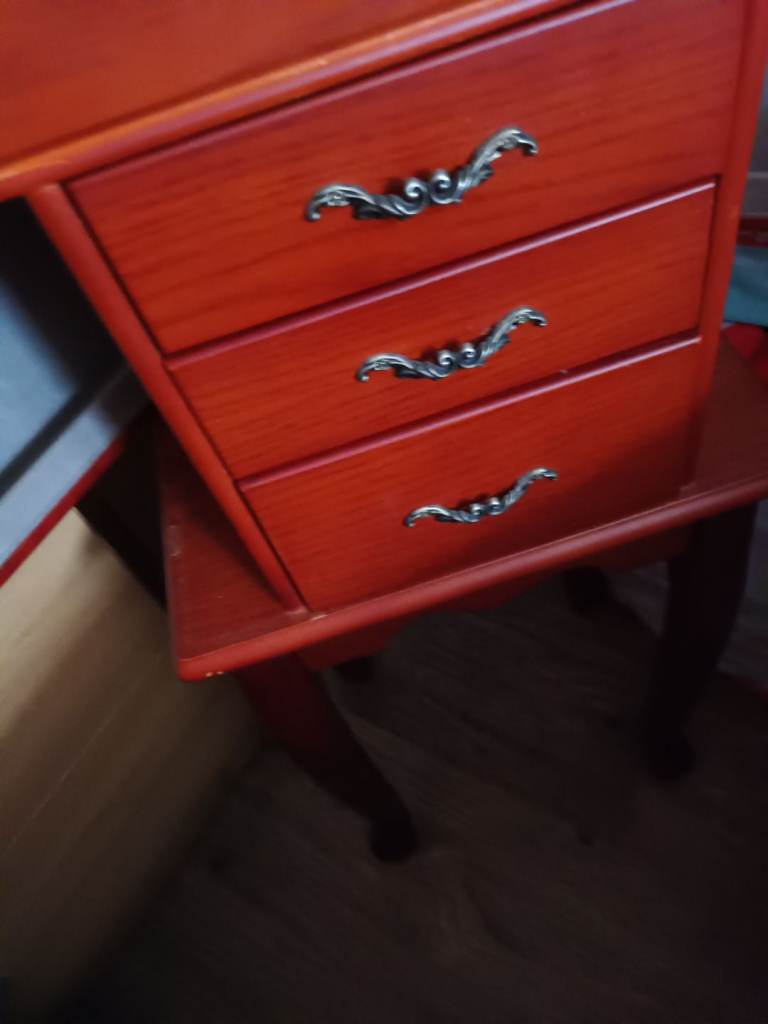 BEAUTIFUL JEWELLRY CABINET AS NEW