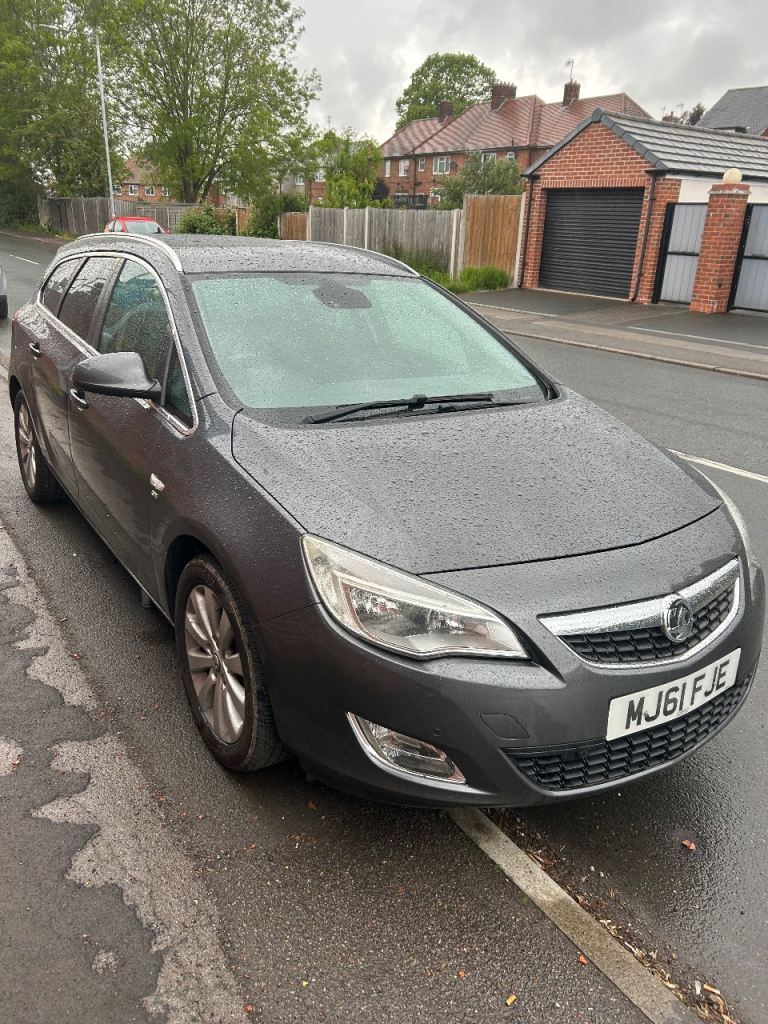 Vauxhall, ASTRA, Estate, 2011, Manual, 1686 (cc), 5 doors
