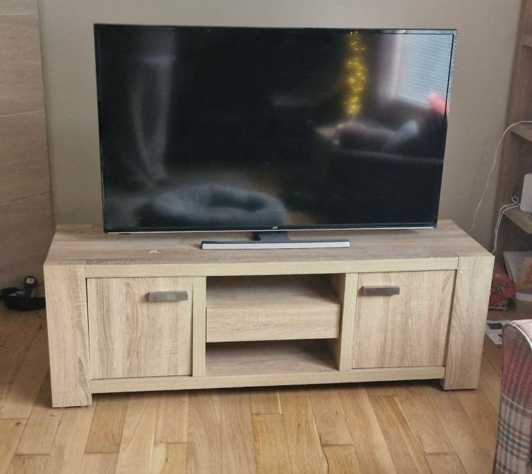 LARGE TV UNIT 