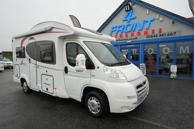 Burstner Ixeo Time it 585 FIAT 4 BERTH 4 TRAVEL SEAT MOTORHOME