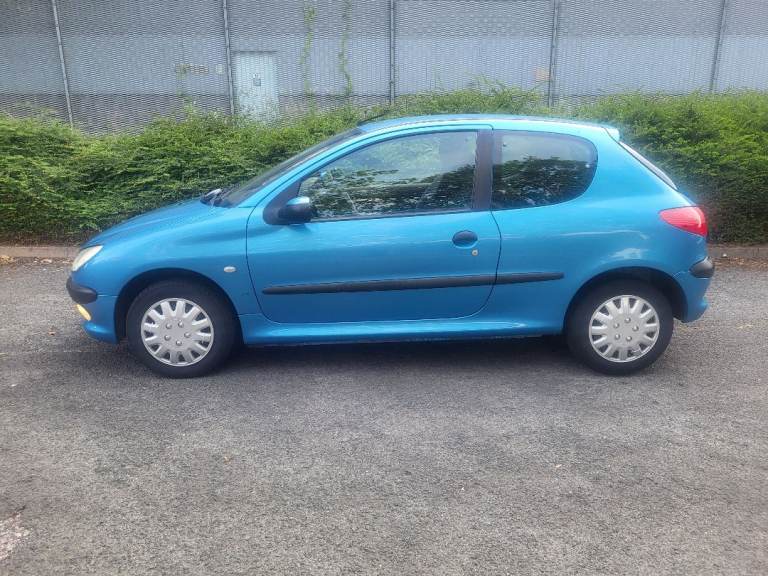 Peugeot 206 1.4 hdi lx . 1 yr mot . 35 yr tax 
