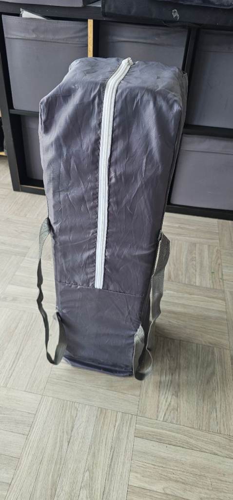 Travel cot 