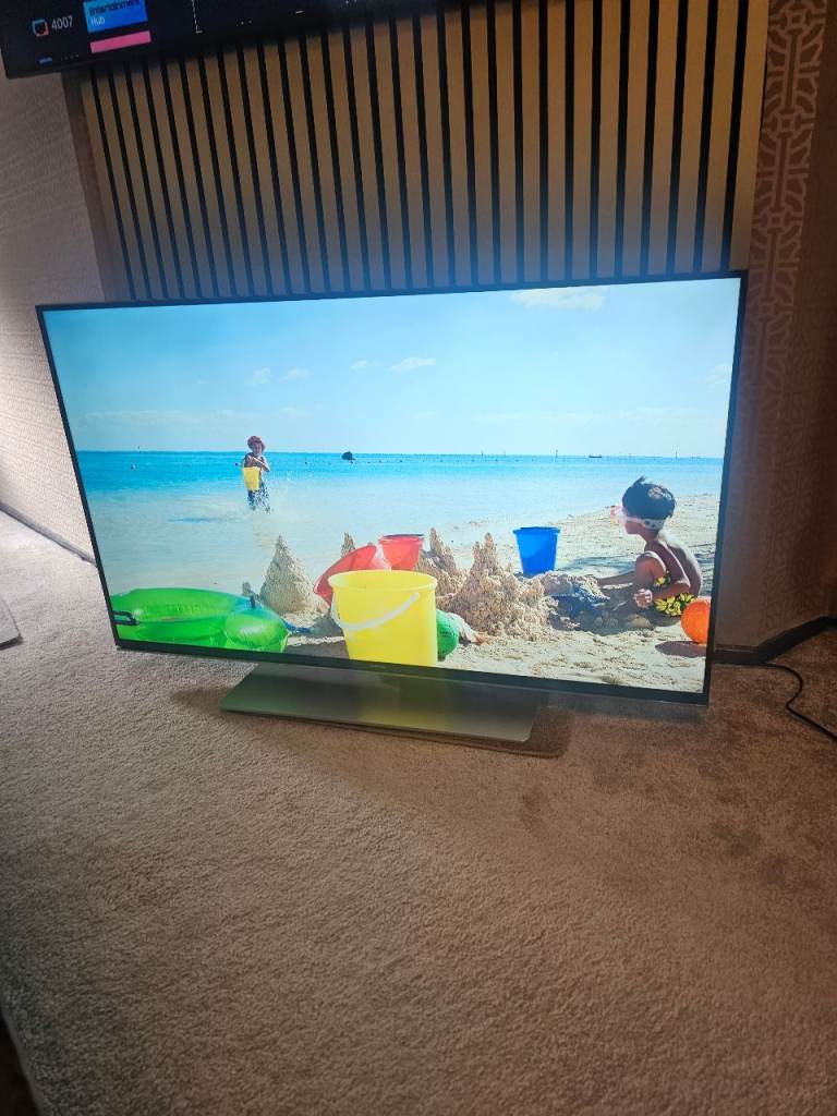 SAMSUNG 48 INCH 4K UHD SMART TV 