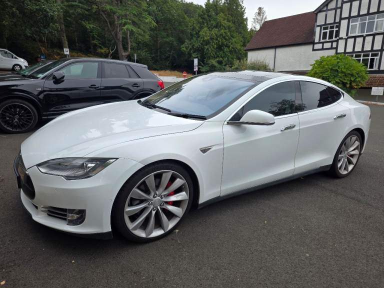 Tesla 2015 Model S P90D Ludicrous +