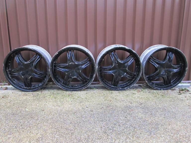 20 Inch Deep Dish Alloy Wheels | 5x120 | Not Curbed | Wheel Nut Covers