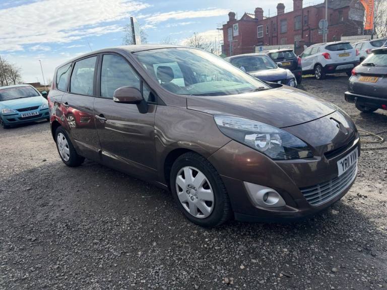 2011 Renault Grand Scenic 1.5 dCi Expression MPV 5dr Diesel EDC Euro 5 (110 ps) MPV Diesel Automatic