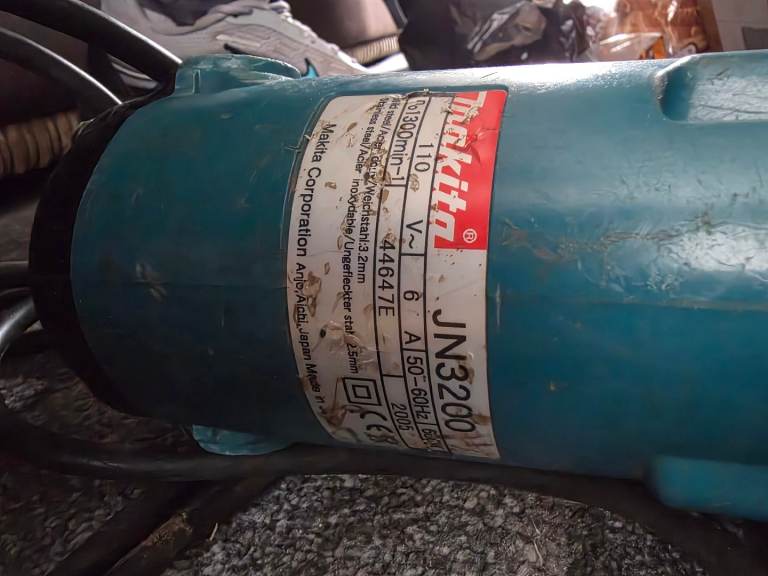 Makita JN3200 Nibbler – Good Working Condition