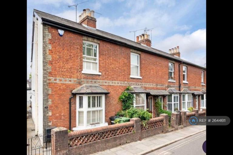 2 bedroom house in North St, Dorking, RH4 (2 bed) (#2644611)
