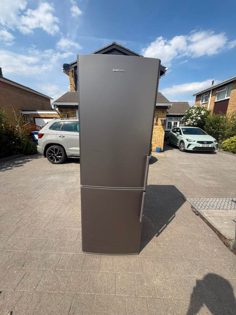 Samsung  Fridge Freezer – Grey, As Good As New  Fully Working & Great Condition
