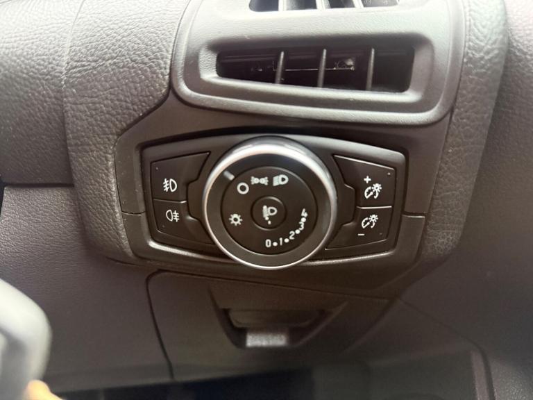 2015 Ford Focus 1.0 EcoBoost Zetec 5dr HATCHBACK PETROL Manual