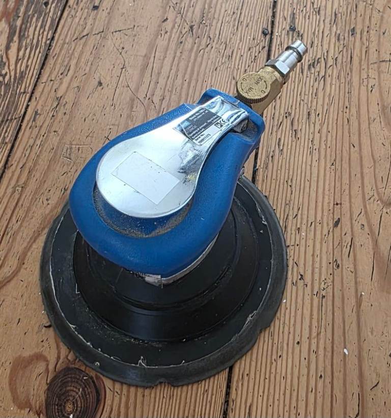 For sale is Daper Stormforce air sander