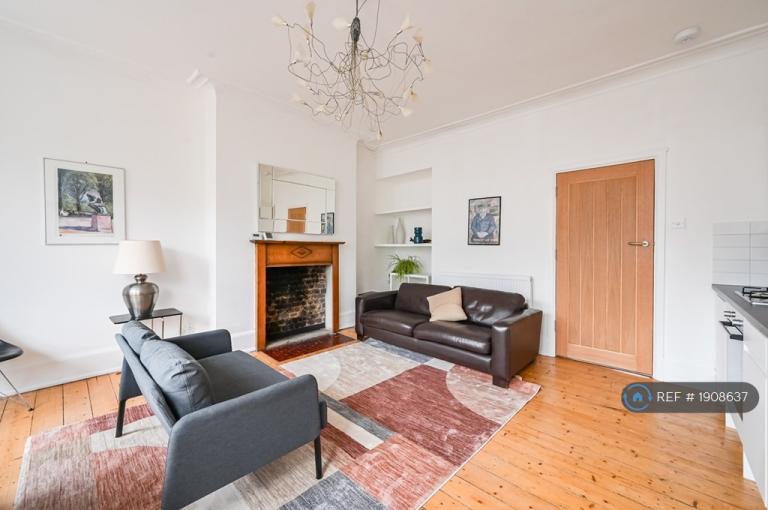 3 bedroom flat in Anson Road, London, N7 (3 bed) (#1908637)