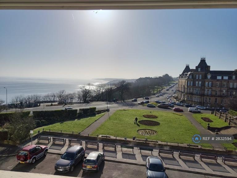 2 bedroom flat in Prince Of Wales Terrace, Scarborough, YO11 (2 bed) (#2832594)