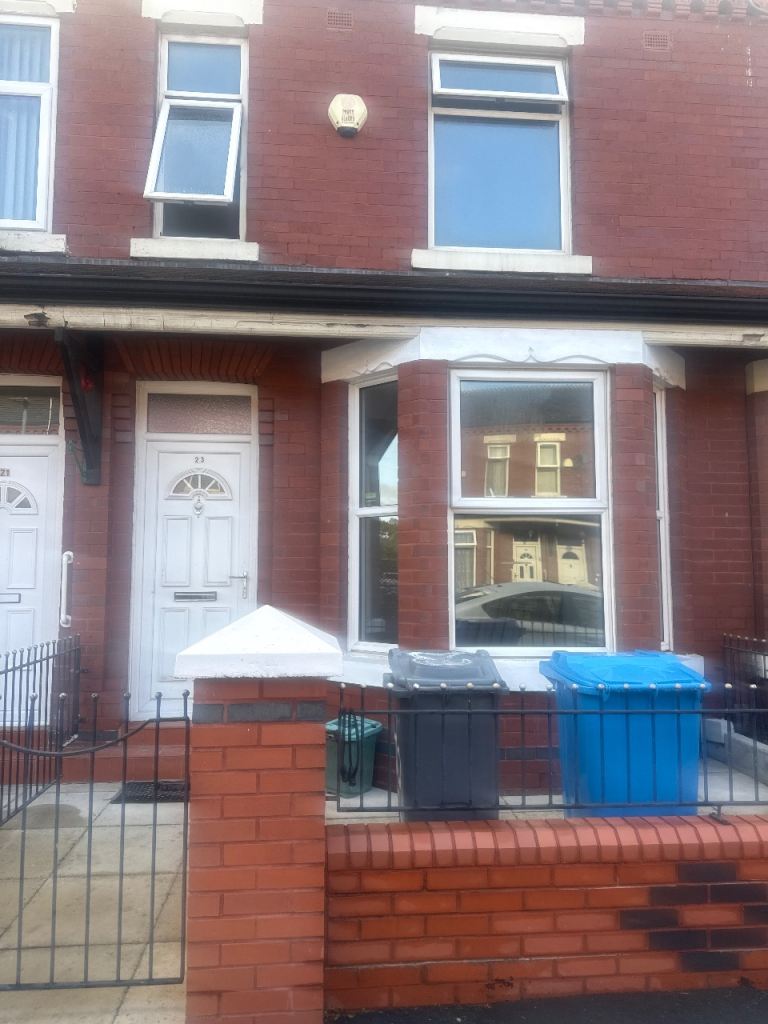 3 bedroom unfurnished house in m14