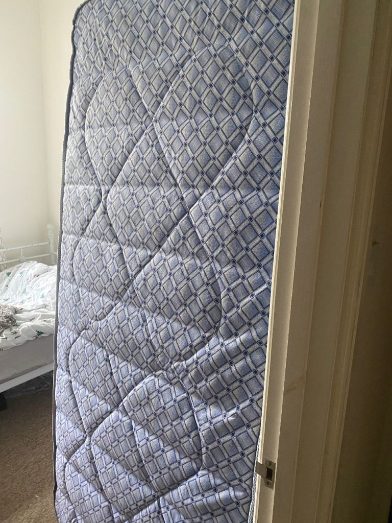 Single mattress - FREE