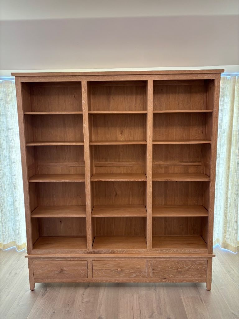 Cotswold Company Inglesham Whitewash Oak Grand Bookcase