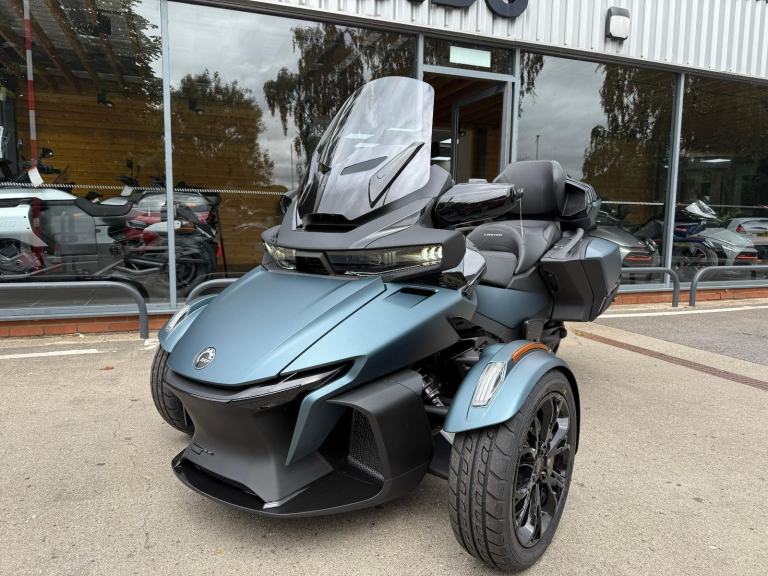 2025 Can-Am Spyder RT Limited 1330cc 6 speed semiauto trike MINERAL BLUE