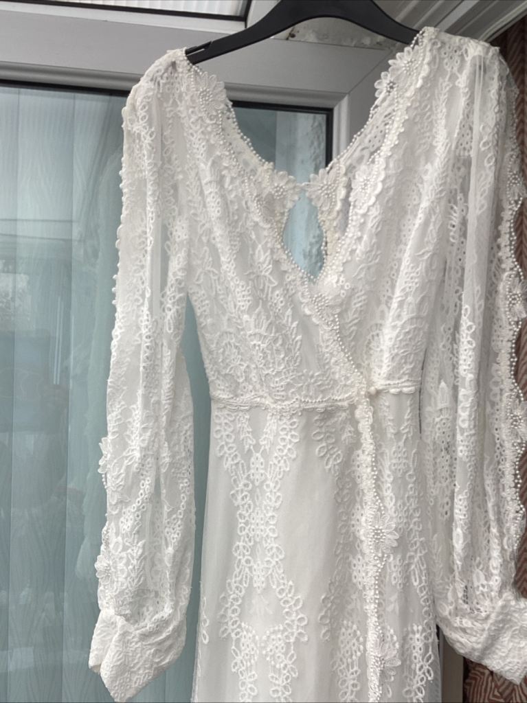 image for Ivory wedding dress uk 8 new