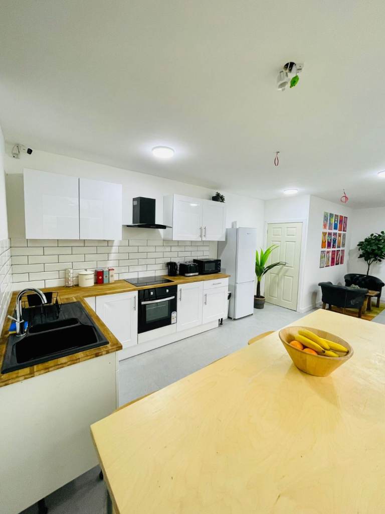 Work/live Unit | Creative Artist Studio | Private Office |  Warehouse Unit to rent  in Enfield EN3 