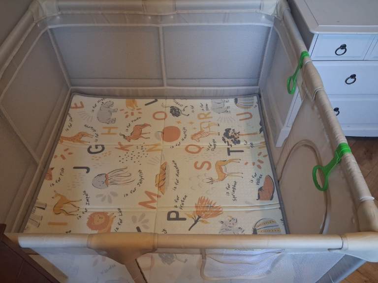 Play pen with crawl mat - 120x120