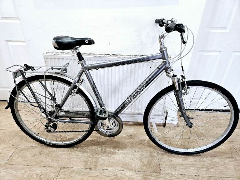 Giant expression dx hybrid bike in good condition All fully working 