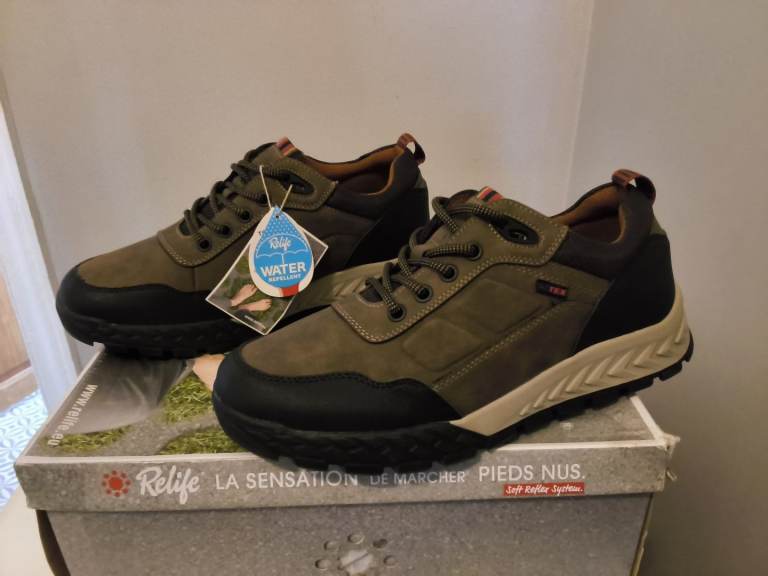 Relife kein Schuh Charlie Brown Lace up Cushioned Men's Hiking Shoes,Brand New. 