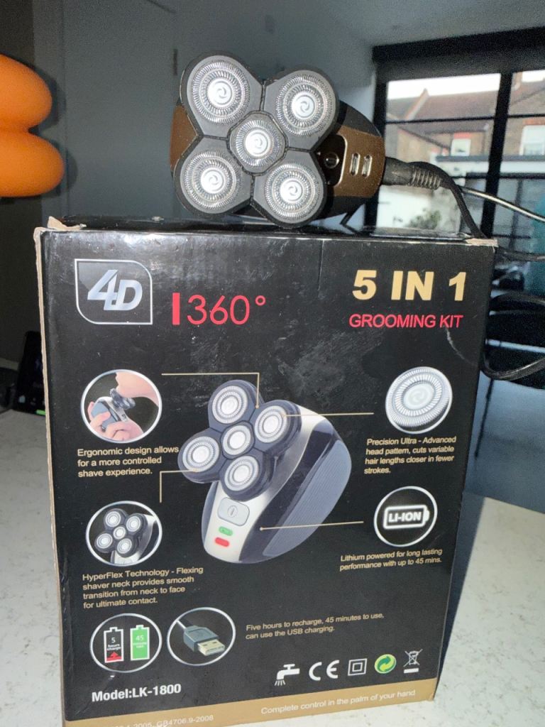 Men’s grooming kit 