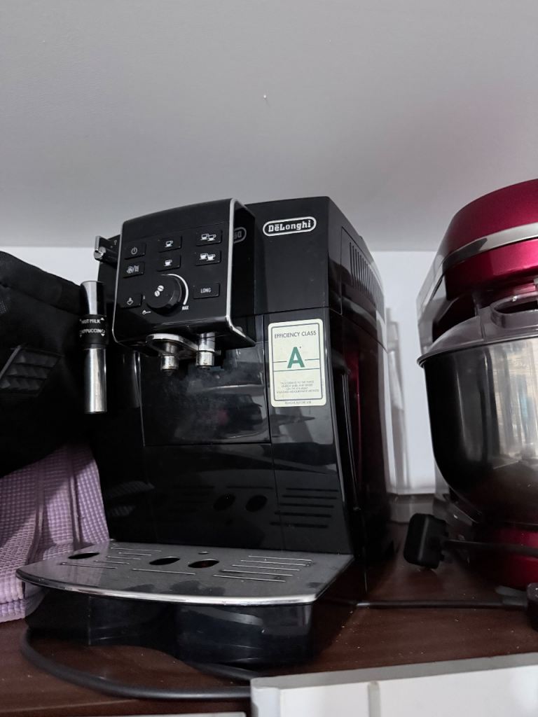 Delonghi coffee machine 
