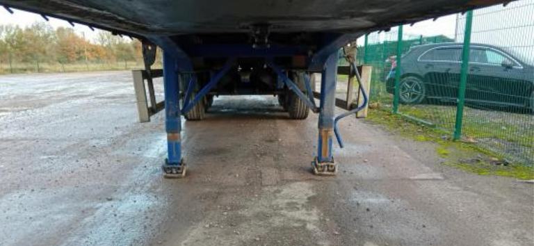 Montracon Flat trailer 13.6 Drum brakes mot August Other