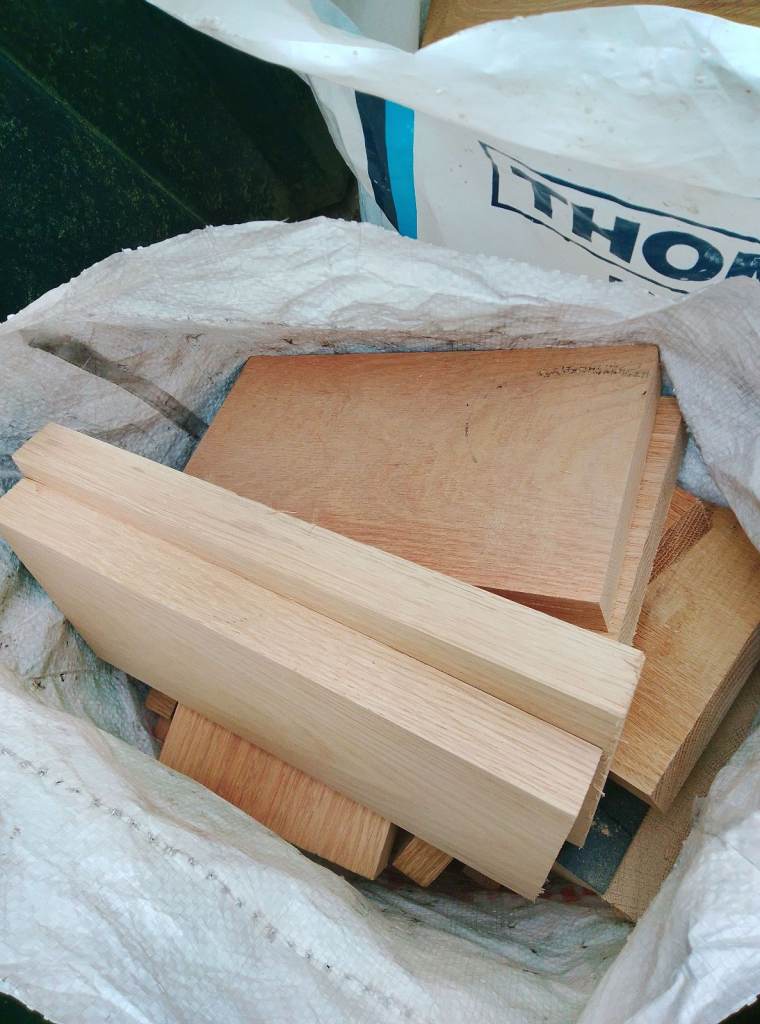 25kg Bag of Oak Firewood Logs