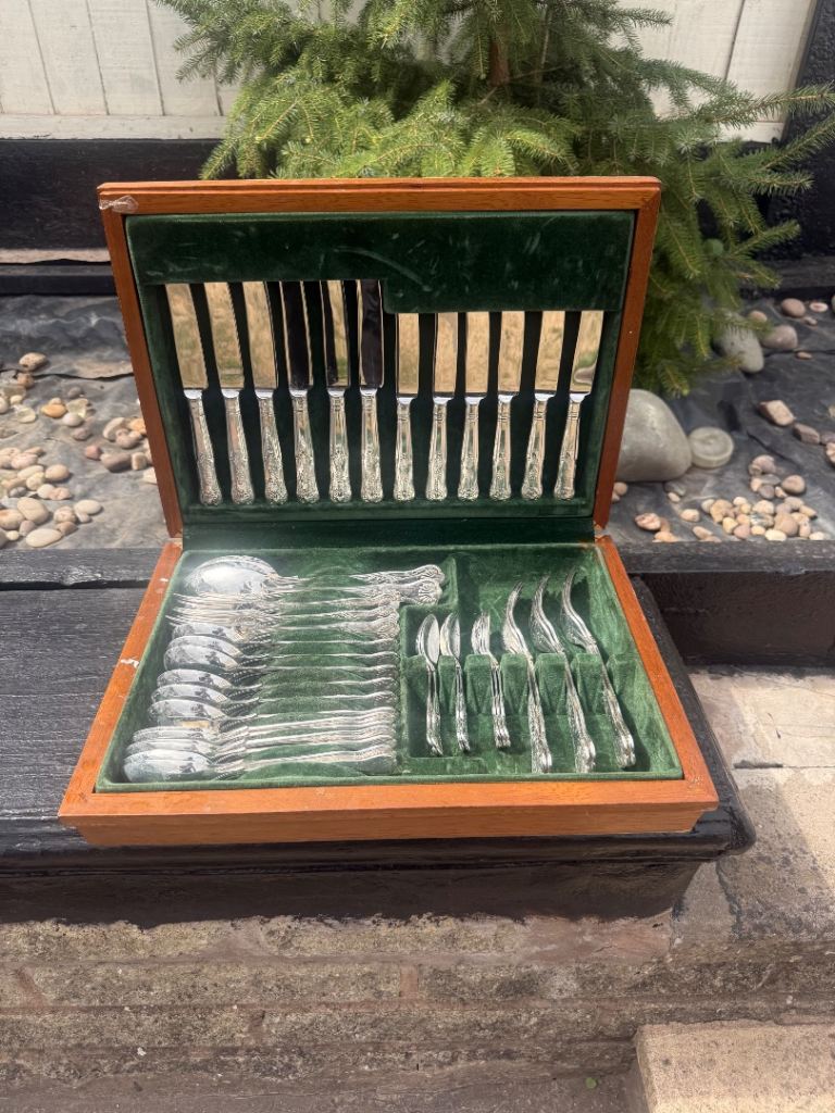 Vintage James Ryals Cutlery set