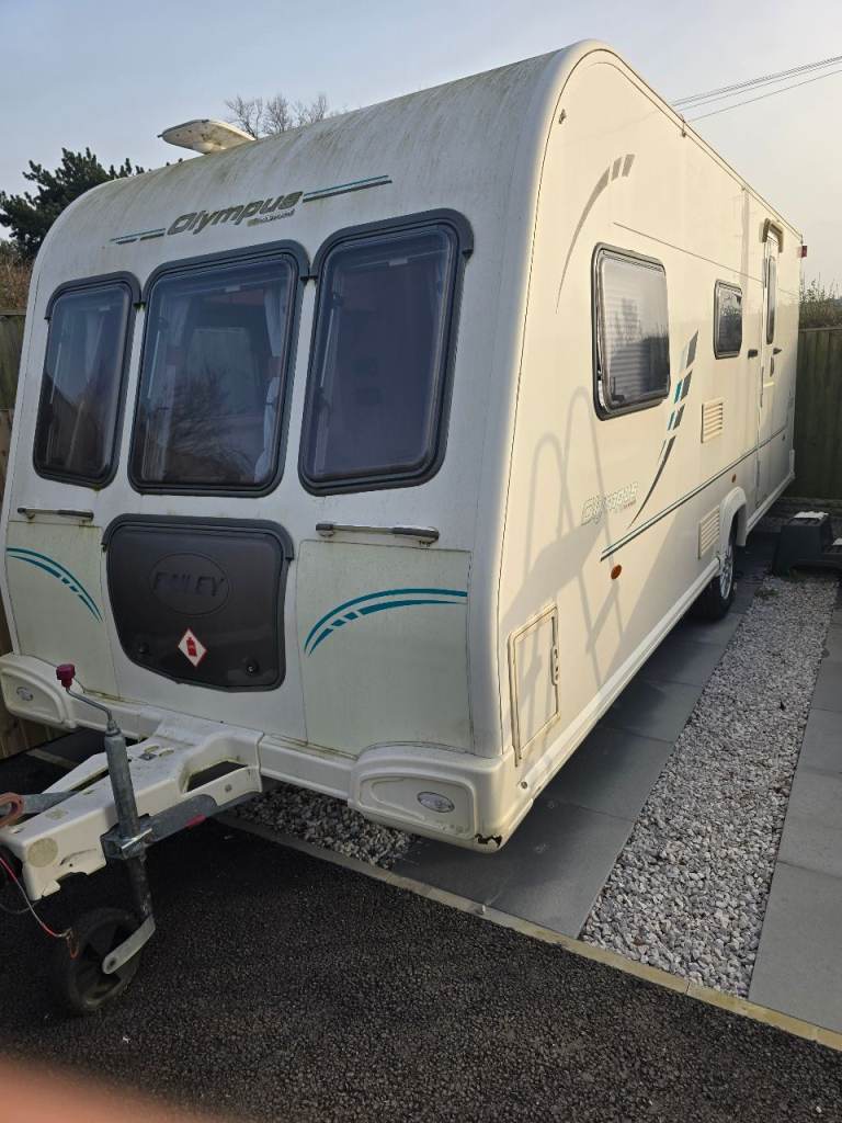 Bailey Olympus 525 Double Dinette 5 Berth Caravan with new motormovers 2011