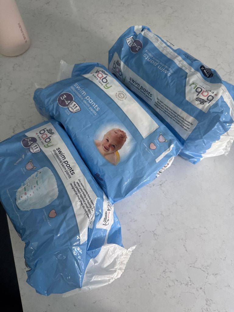 Size 3-4 swim nappies 