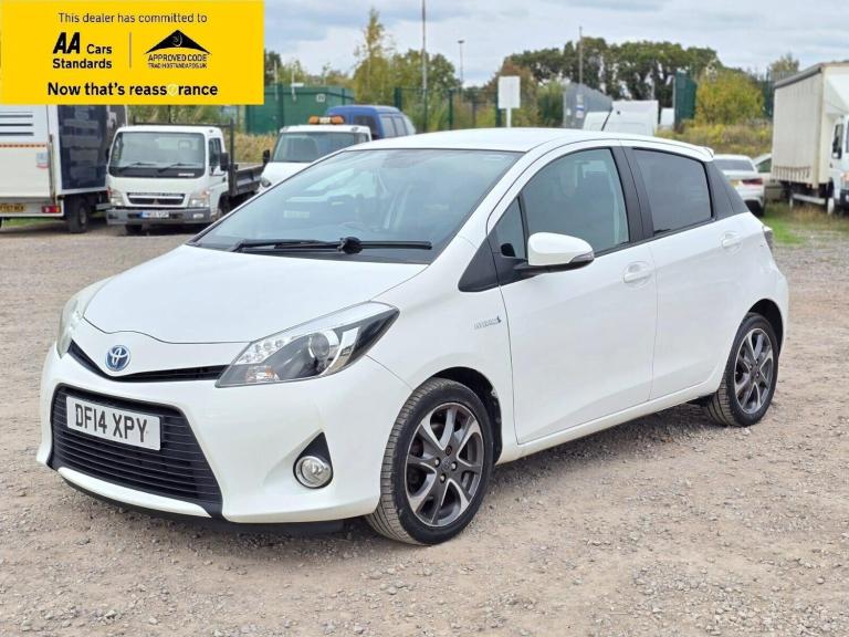 2014 Toyota Yaris 1.5 VVT-h Trend Hatchback 5dr Petrol Hybrid CVT Euro 5 (101 ps) Hatchback Hybri...